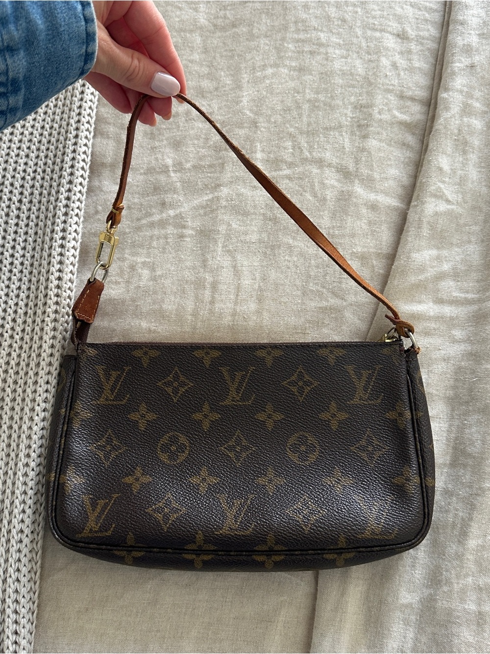 Louis Vuitton Monogram Canvas Shoulder Pochette in Brown with Tan Strap - Picture 2 of 8